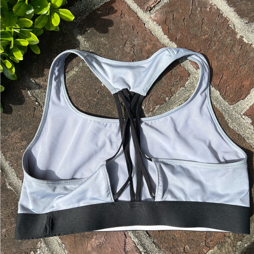 Victoria sport gray and black sports bra size M - Picture 2 of 2